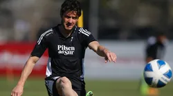 Marco Rojas podría ver ante Palestino su primera citación con los albos.