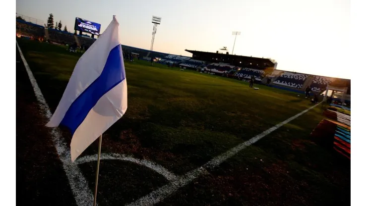La prohibición que pesa en el fútbol chileno tiene a muchos estadios jugando con poca capacidad.