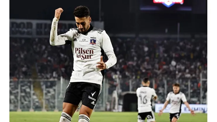 Lucero la está rompiendo en Colo Colo.