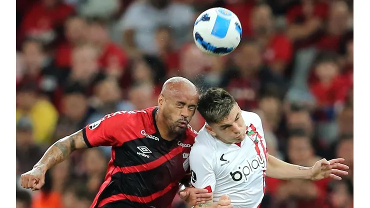 En la ida jugada en Brasil, Estudiantes y Paranaense empataron sin goles.