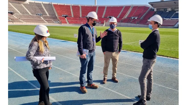 Universidad de Chile y sus dirigentes visitaron el Nacional para jugar el Clásico Universitario ante la UC