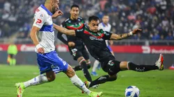 Mauricio Isla es fundamental en el esquema de Ariel Holan y va de menos a más en la Primera División.