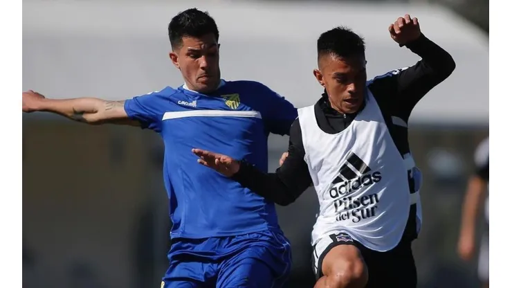 Hinchas de Colo Colo aprueban la formación del amistoso con Barnechea.