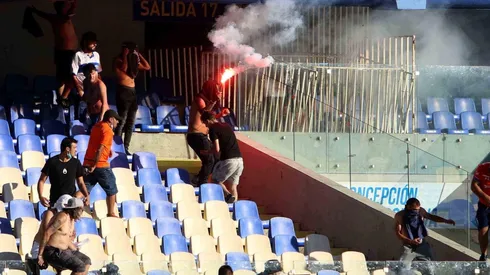 ANFP recibe millonaria multa por desórdenes entre hinchas en la Supercopa.