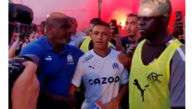 ¡Locura en Francia por Alexis Sánchez en su llegada a Marsella!.