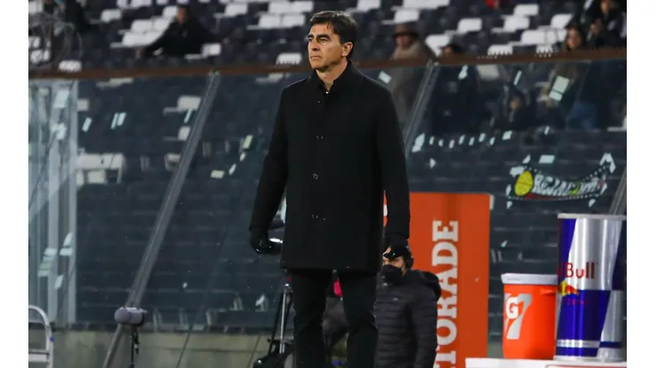 Quinteros se vuelve a molestar con los aforos reducidos para Colo Colo.