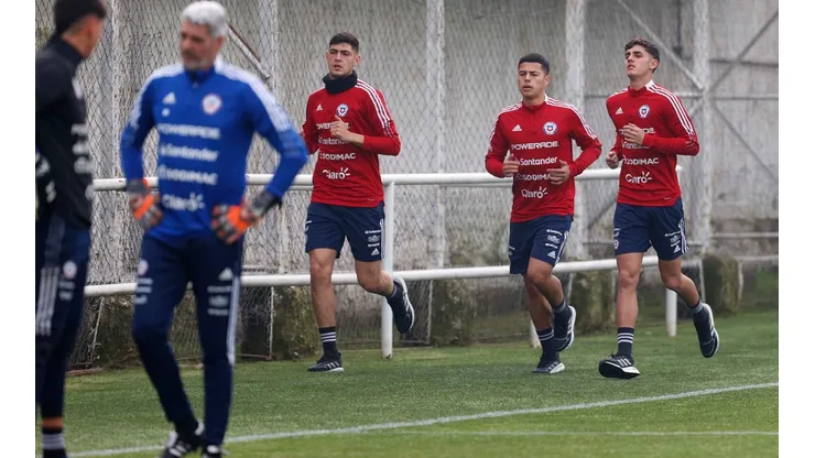 Vicente Concha -izq- fue el único jugador de la Primera B que nominó Eduardo Berizzo para el microciclo de la Selección Chilena