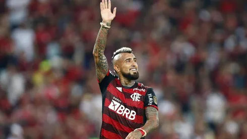 ¡A conquistar América! Vidal con Flamengo derrotan a Corinthians y avanzan a semifinales.