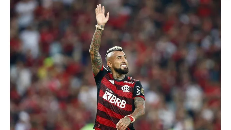 ¡A conquistar América! Vidal con Flamengo derrotan a Corinthians y avanzan a semifinales.