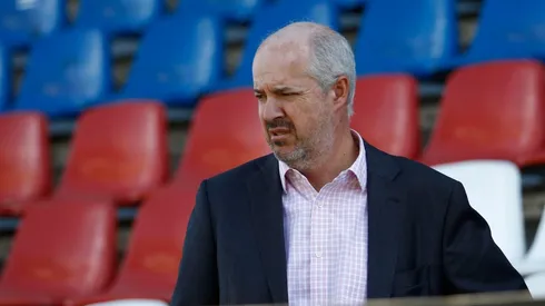 El presidente de Cruzados entregó el día y el rival de la UC para su último partido en San Carlos