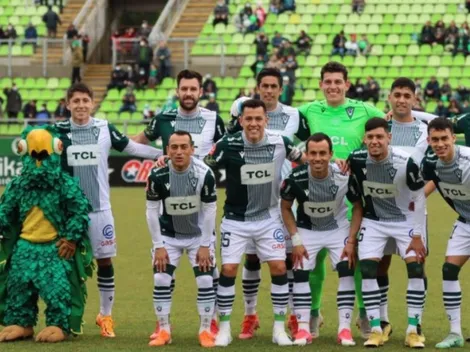 Wanderers con camiseta de los Panzers y premian a Sanhueza por el aniversario