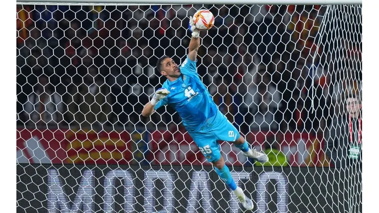 Claudio Bravo es el portero titular del club español