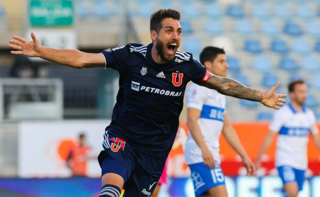 Joaquín Larrivey sigue pensando en Universidad de Chile.