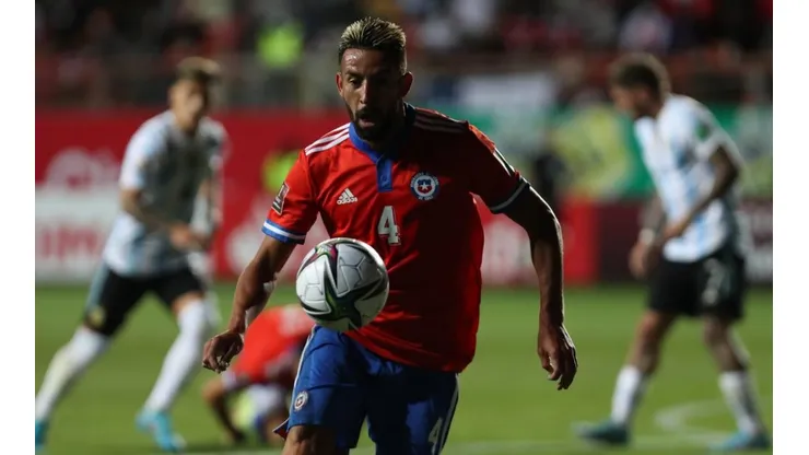 Isla comparó a Holan con dos técnicos de La Roja.