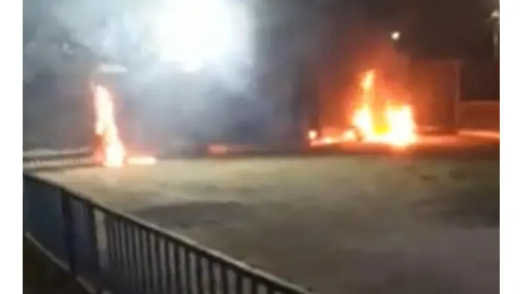 Desconocidos encienden barricadas afueras del CDA