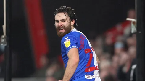 Técnico de Ben Brereton respetará decisión del delantero si es que se va del Blackburn Rovers