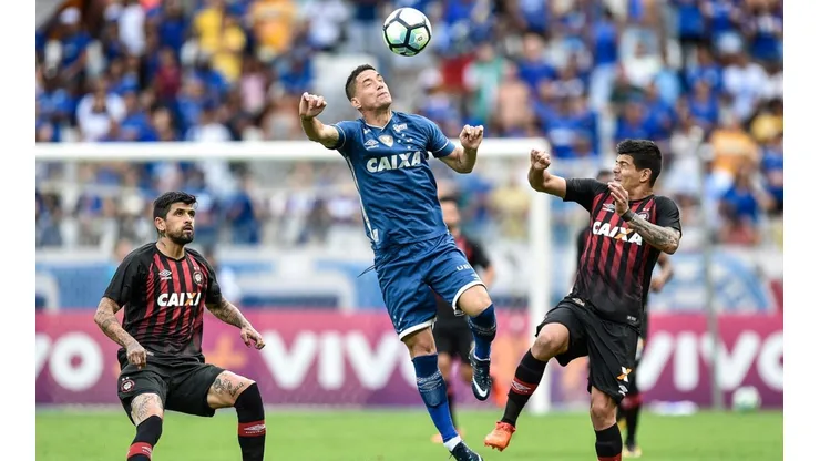 Luis González y Esteban Pavez coincidieron en Atlético Paranaense.