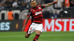 Vidal conquista a los hinchas del Flamengo durante el triunfo de Copa Libertadores.