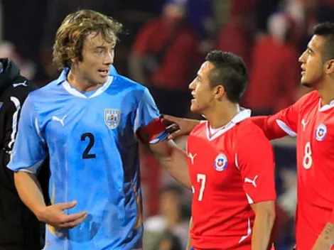 Diego Lugano le hace un súper queque a Arturo Vidal