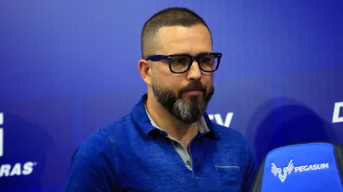 Goldberg denunció poco compromiso por los altos mandos de Azul Azul.