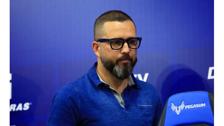 Goldberg denunció poco compromiso por los altos mandos de Azul Azul.