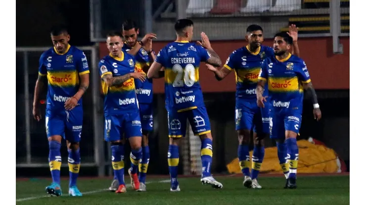 Everton le dio un baile a Curicó a domicilio