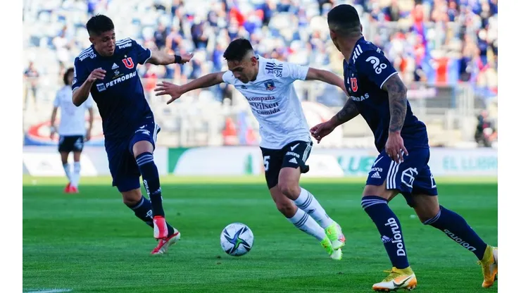 Universidad de Chile y Colo Colo se enfrentan en Talca en un nuevo Superclásico del fútbol chileno, por la fecha 20 del torneo.