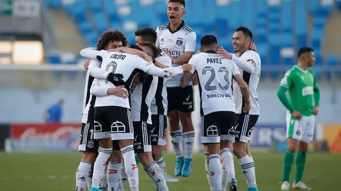 Colo Colo busca seguir con los abrazos.