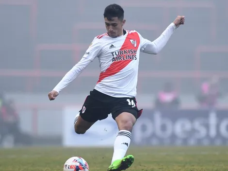 Liberman le hace un queque a Solari en River Plate