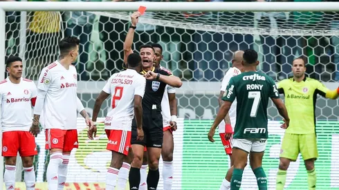 Inter de Porto Alegre está a 6 unidades de Palmeiras.