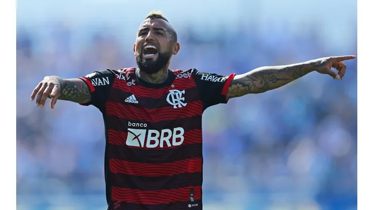 Arturo Vidal vio minutos en el triunfo del 'Fla'