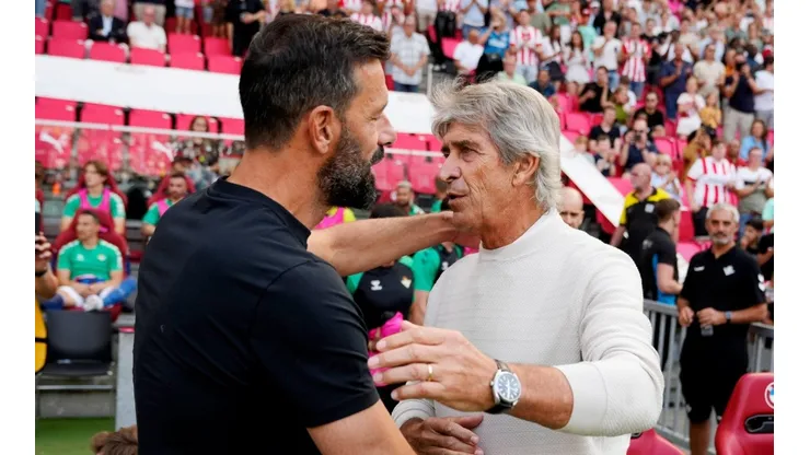 Van Nistelrooy se reencuentra con Pellegrini quien lo inspiró como DT.