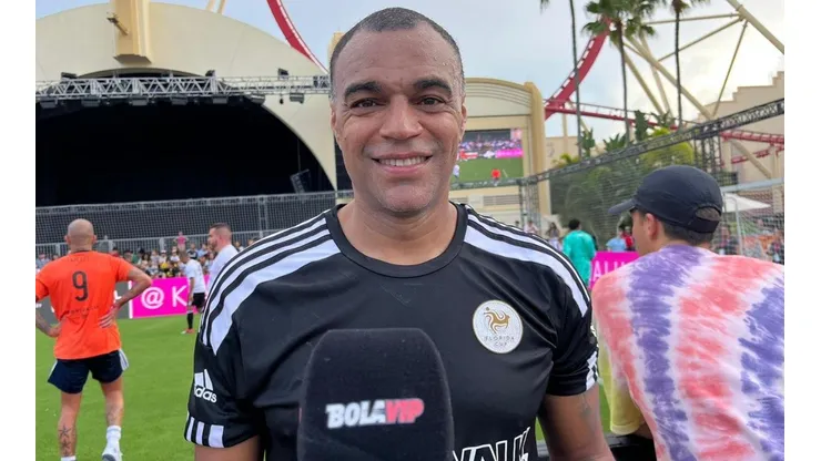 Denilson está feliz con la llegada de Arturo Vidal al Flamengo