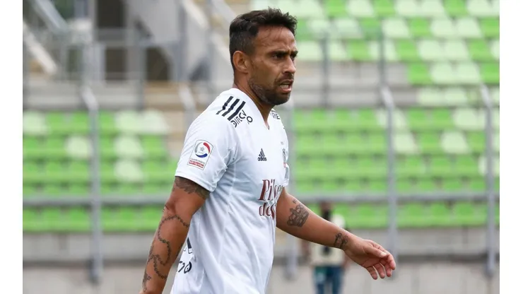 Jorge Valdivia anunció su retiro definitivo del fútbol.