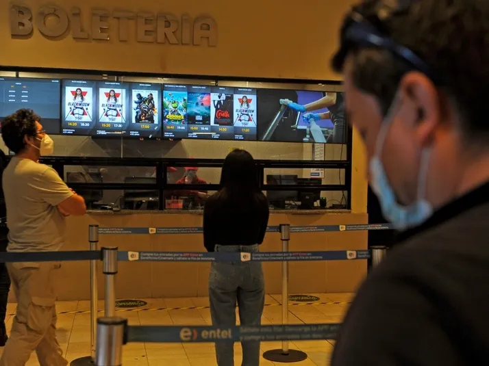 ¿Qué películas están disponibles en Chile y cuál es horario de los cines?