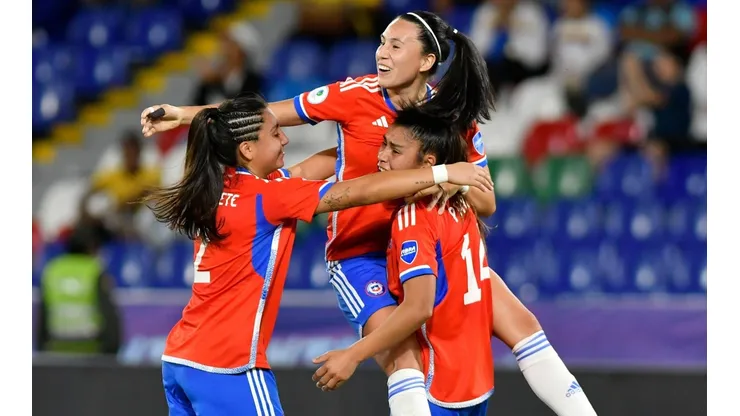 Video: Sáez aprovecha error defensivo para adelantar a Chile.