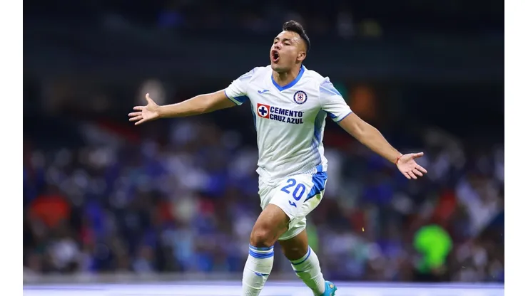 Iván Morales busca consolidarse en el ataque de Cruz Azul.