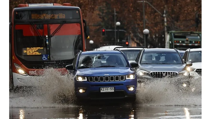 ¿A qué hora llueve hoy en Santiago?