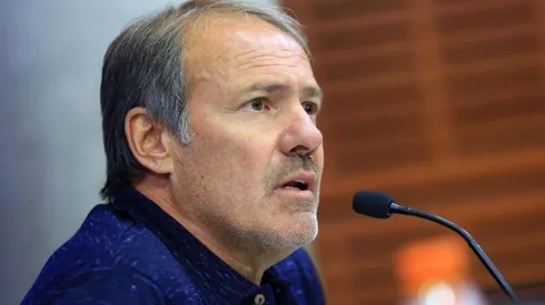 Superman se sumará al equipo de Radio ADN para comentar los partidos del "Romántico Viajero"