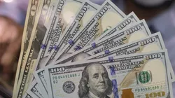 El dólar incluso ha pasado por momentos la barrera de los 1000 pesos en Chile.