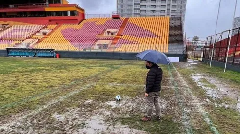 La cancha del Santa Laura quedó en estado deplorable.