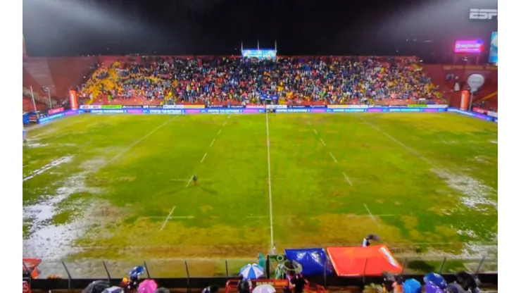 En Unión Española aseguran que es imposible jugar ante la UC en la cancha del Santa Laura.