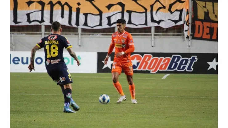 Cobreloa consigue ajustado triunfo para seguir a la caza de Magallanes.