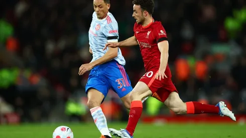 Liverpool v Manchester United se enfrentan en un amistoso.