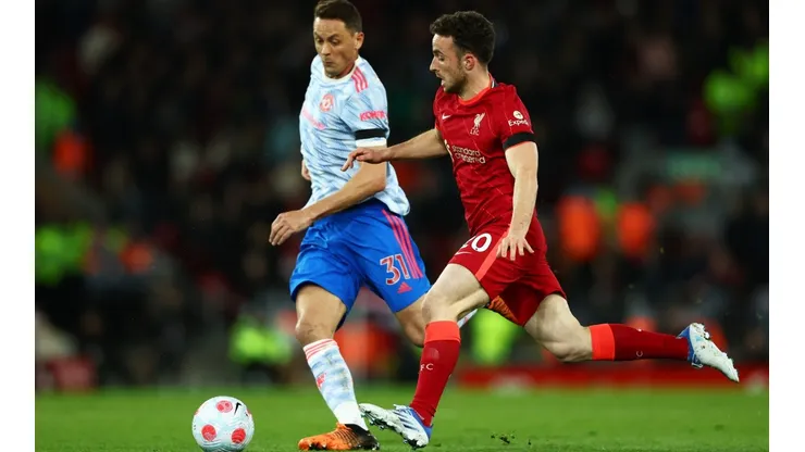 Liverpool v Manchester United se enfrentan en un amistoso.