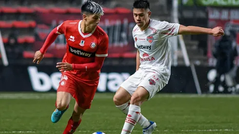 Ñublense vino de atrás en el partido y logra sacar un empate con La Calera.