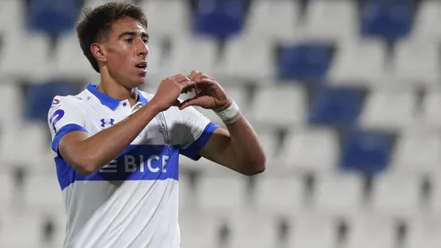 Holan quedó con el "corazón partido" por la partida de Valencia.