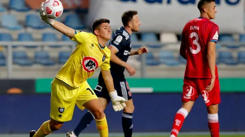 ¡Sorpresa en la U! Ex arquero de Huachipato desplaza a Cañete como refuerzo.