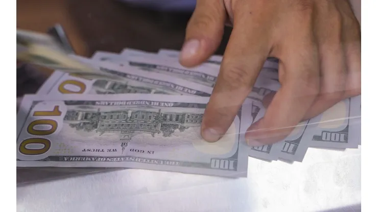 El dólar es muy importante para los transacciones internacionales.