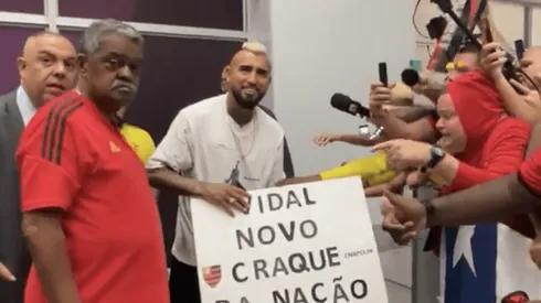 Vidal enloquece a Flamengo en su llegada a Brasil pese a que aún no está listo.